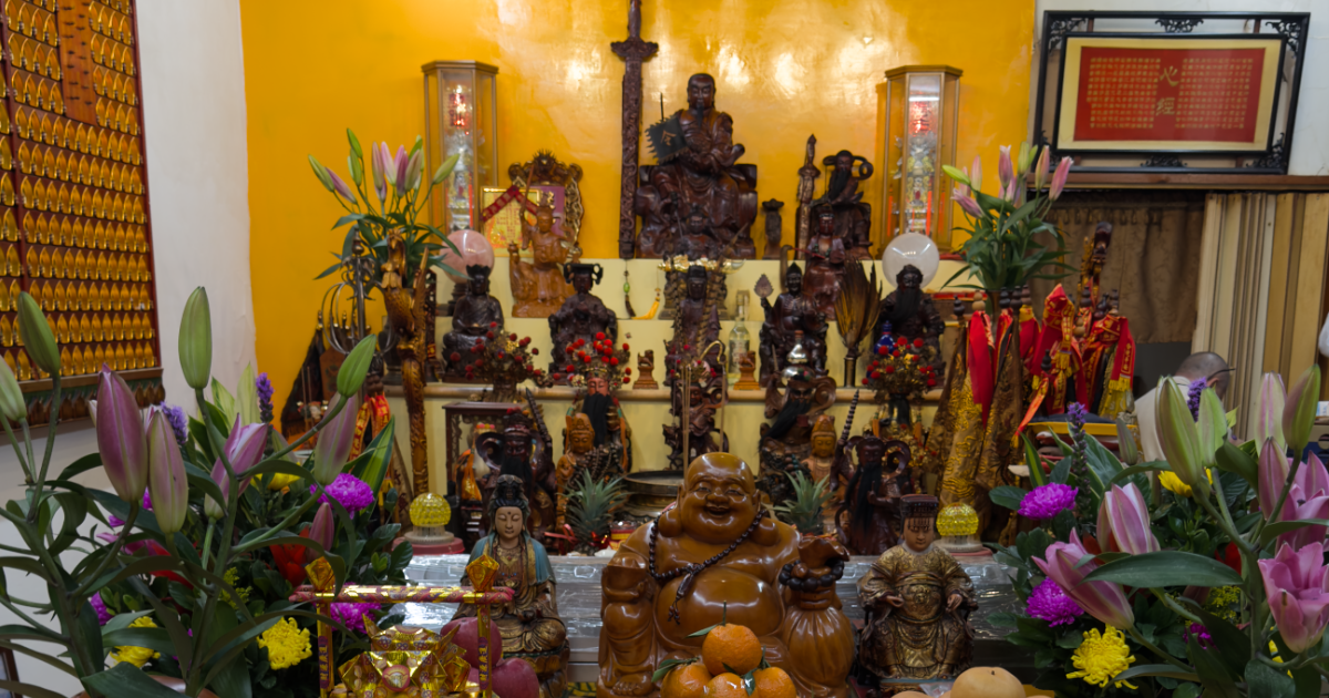 Cixuan temple main altar